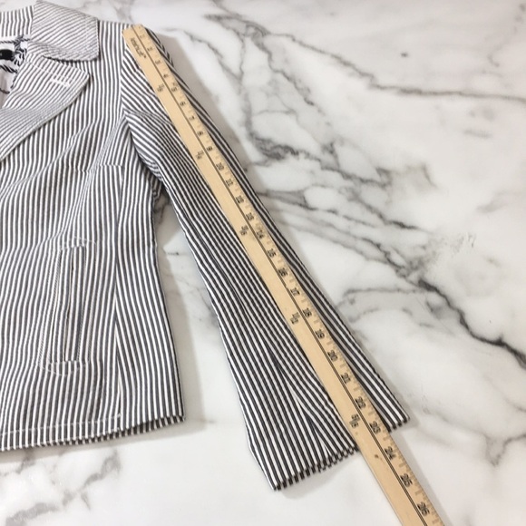 Talbots Gray White Stripe Blazer Jacket Womens 6 Three‎ Button Front Seersucker - Picture 10 of 10